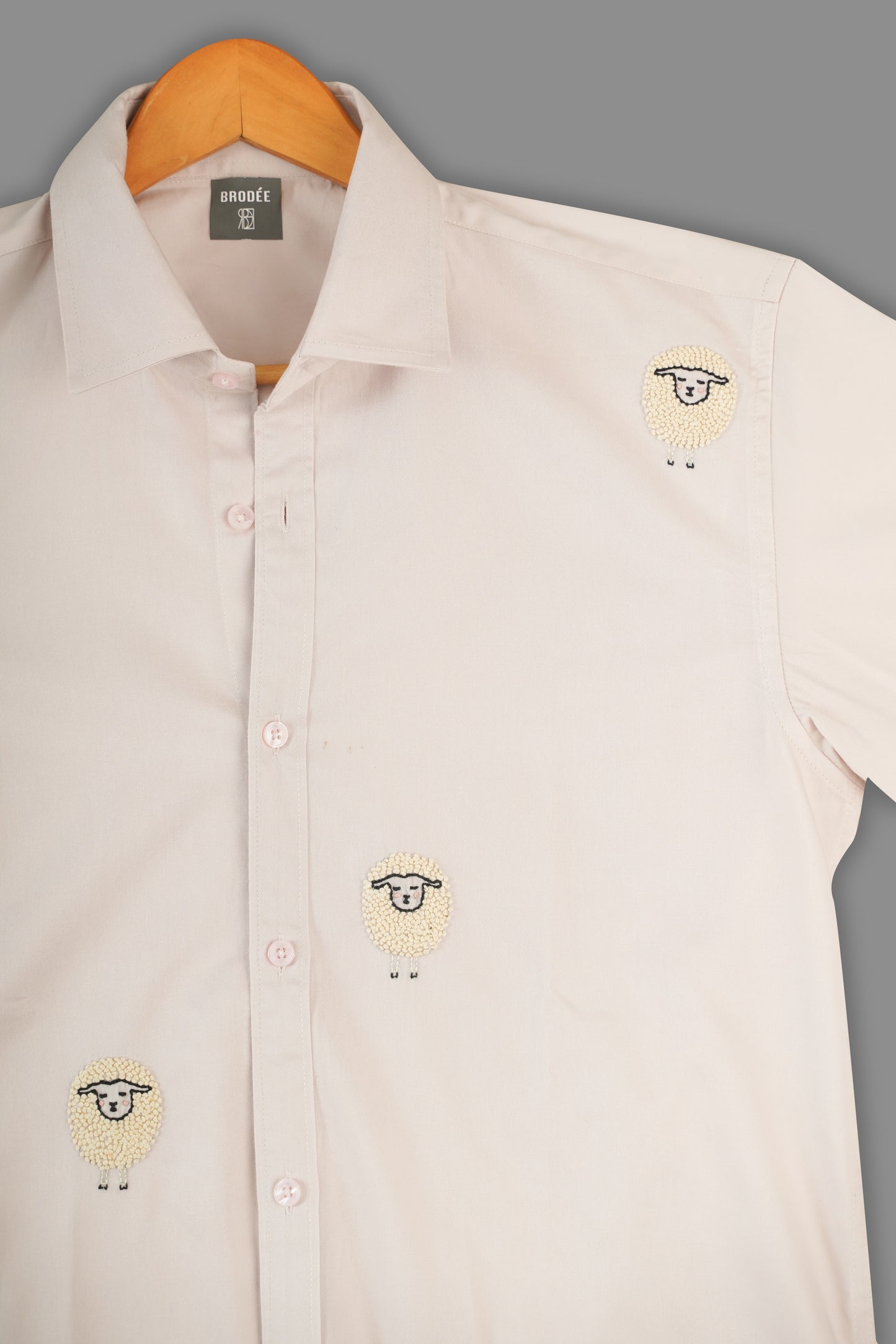 A FLOCK OF SHEEP BRODÉE SHIRT